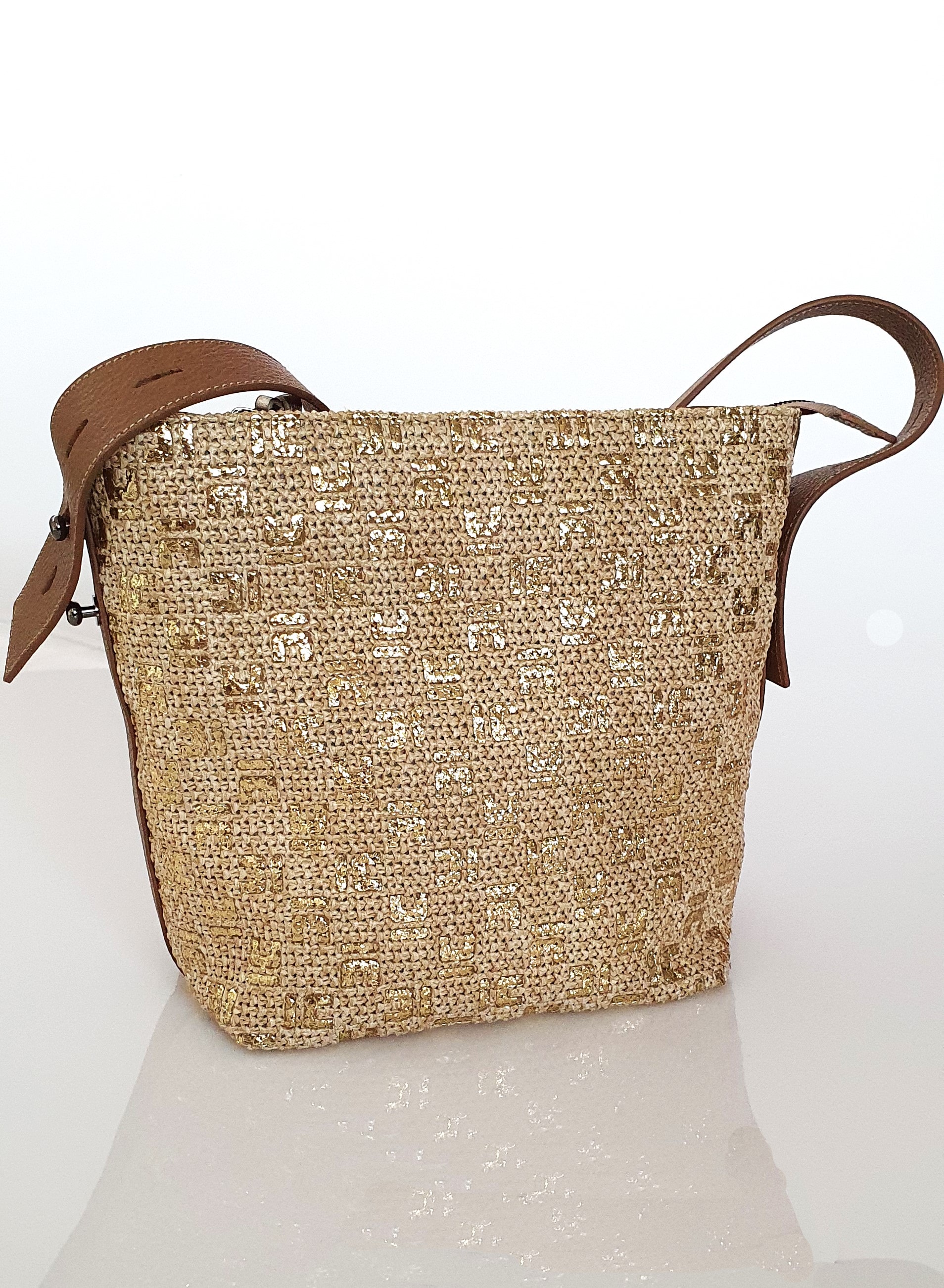 Apataki_Metal_IC_cross